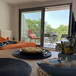 公寓 Cosy With Views