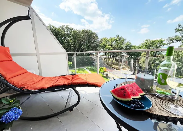 Cosy With Views Apartment *